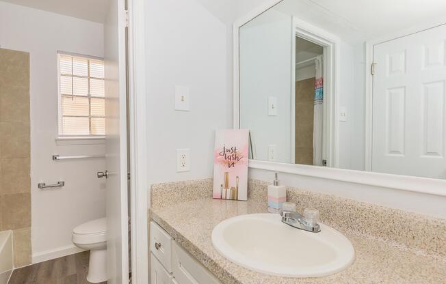 1 bed, 1 bath, 667 sqft, $839