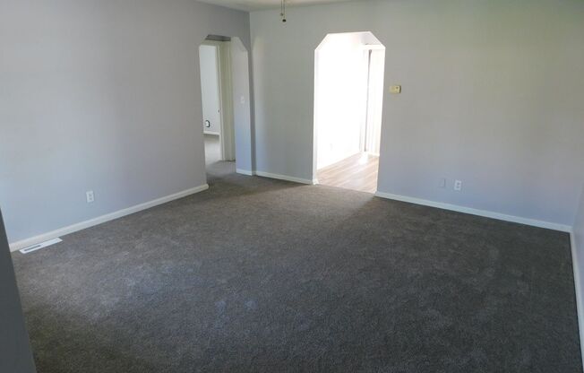 2 beds, 1 bath, $995