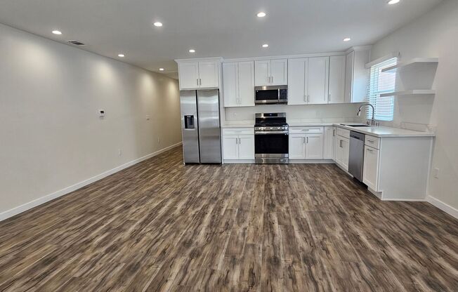 1416-1418 E. Windsor Rd.