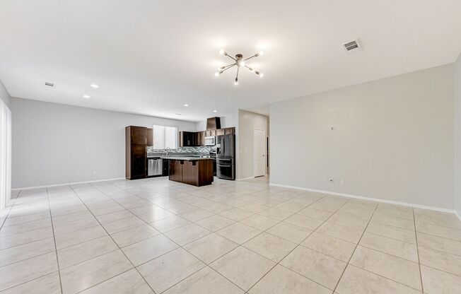 House For Rent! 4 beds, 3 baths Community Club House!