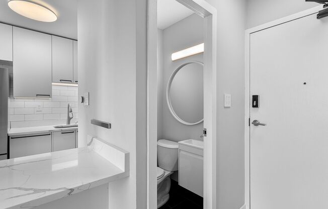 1 bed, 1.5 baths, 667 sqft, $2,400, Unit 4B