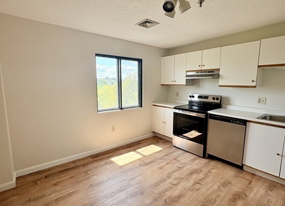 2 beds, 2 baths, 1,229 sqft, $3,500, Unit 613
