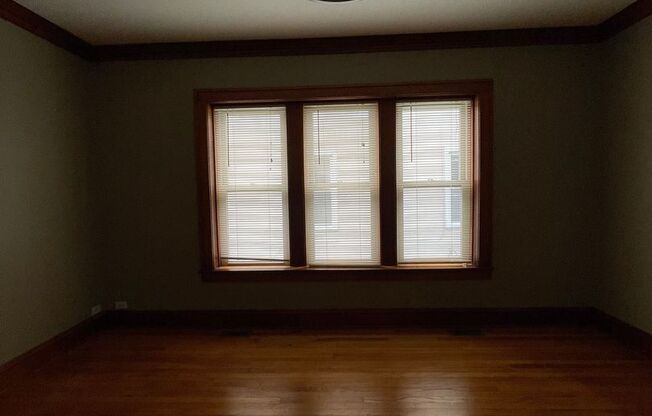 3227 N Albany Ave, Chicago, IL 60618