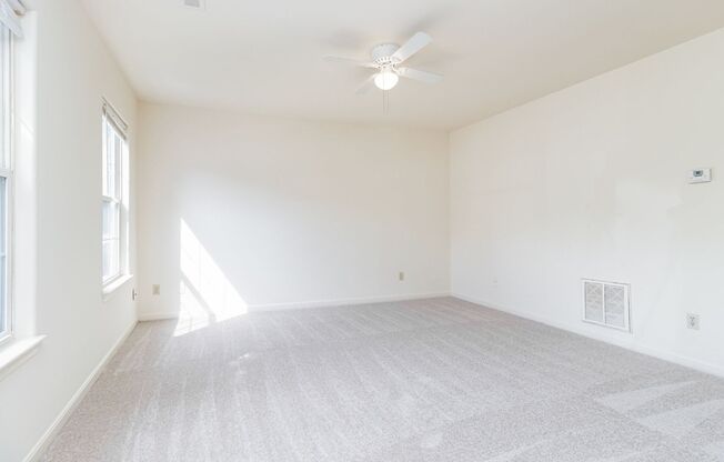 3 Bedroom Townhome in Lee's Hill!