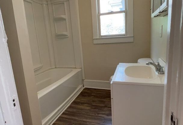 2 beds, 1 bath, $1,000