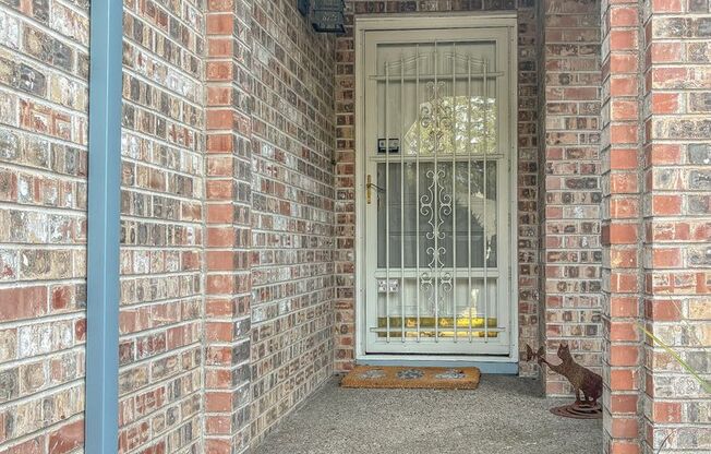 Arranmore 2 Bedroom with Den Available Now !