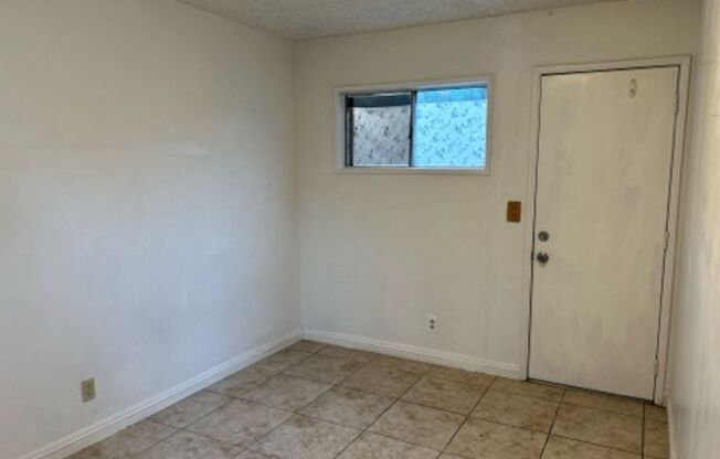 2 beds, 1 bath, 600 sqft, $2,500, Unit B