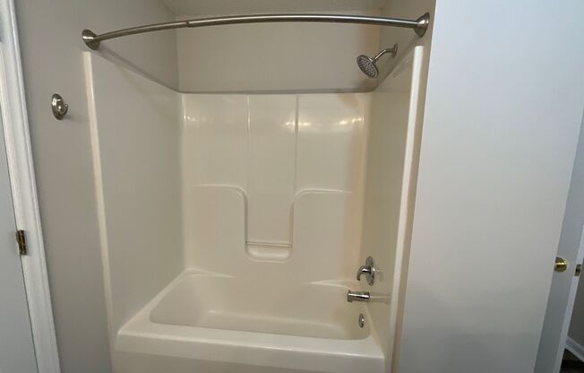 1 bed, 1 bath, 765 sqft, $1,125, Unit 2752-9