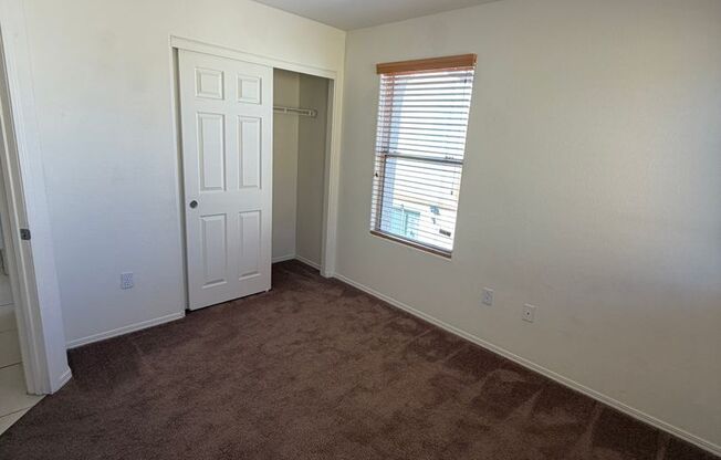 3 beds, 2.5 baths, $1,900