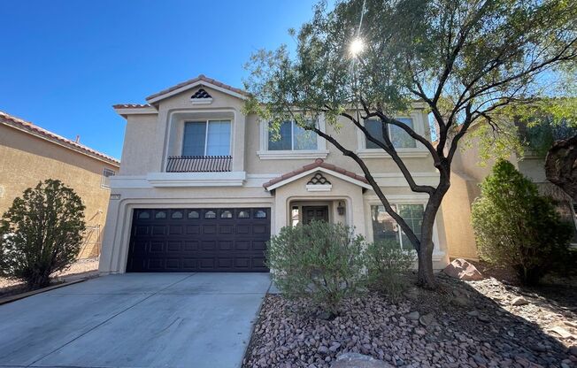 Silverado Ranch - 2 story - Spacious 4 bedroom Home with Upstairs Loft