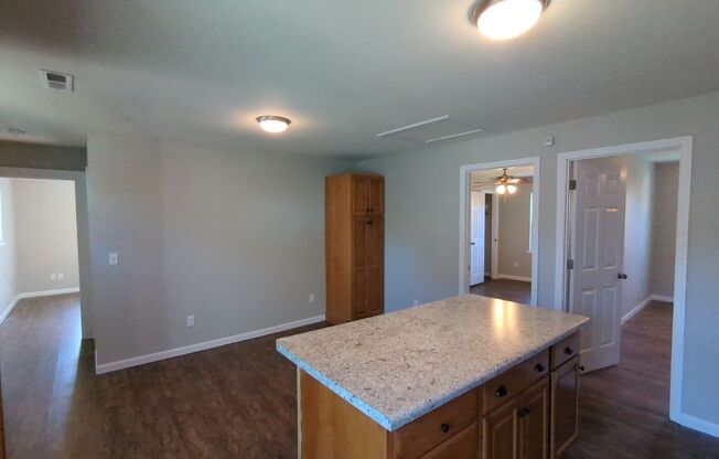 3 beds, 2 baths, $1,500