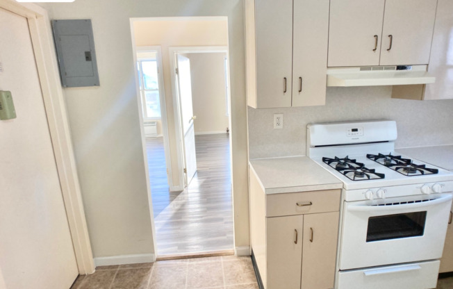 1 bed, 1 bath, $2,050, Unit 2R