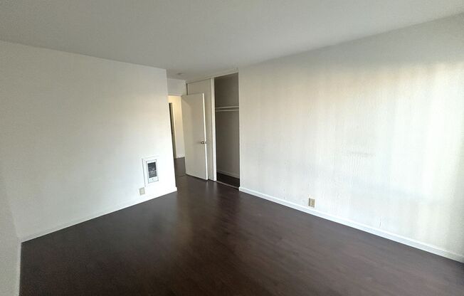 2 beds, 2 baths, $2,695, Unit 204