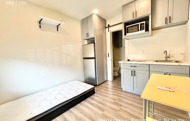 6165 COLDWATER CYN AVE