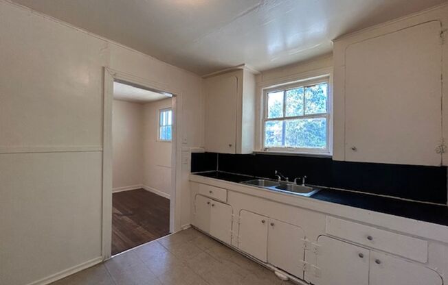 2 beds, 1 bath, $595, Unit Shreveport