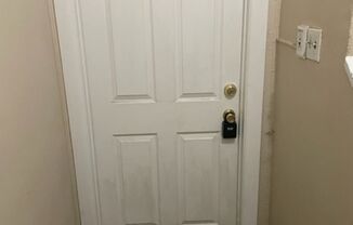 Studio, 1 bath, $699, Unit Weber (618-102) - *312