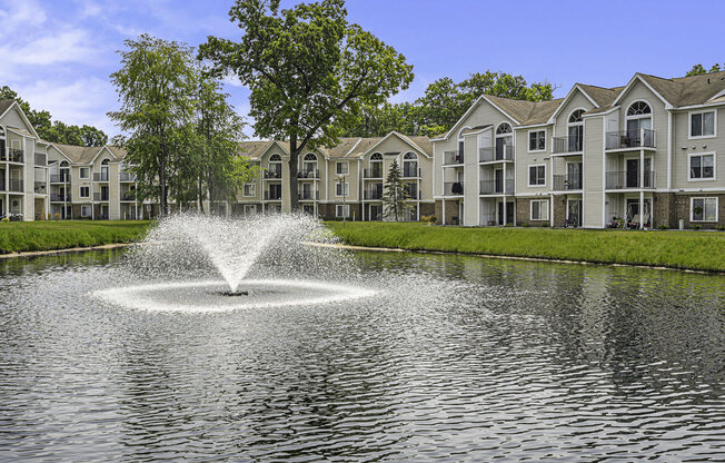 Pond with Fountains at Orchard Lakes Apartments, Toledo