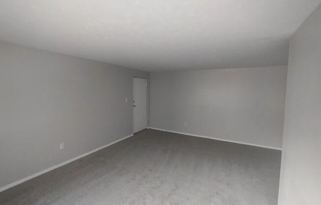 2 beds, 1 bath, 875 sqft, $995, Unit F301