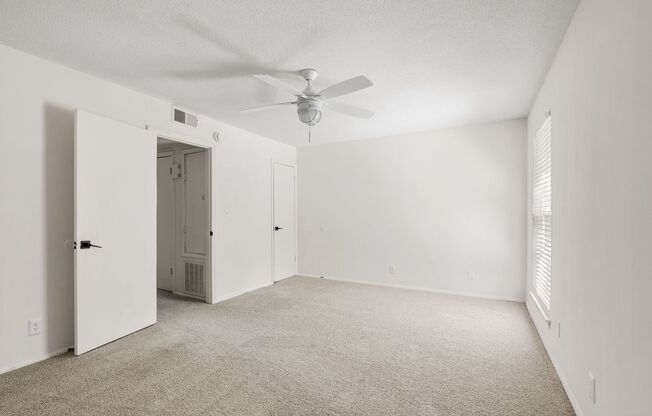 1 bed, 1 bath, 733 sqft, $1,215