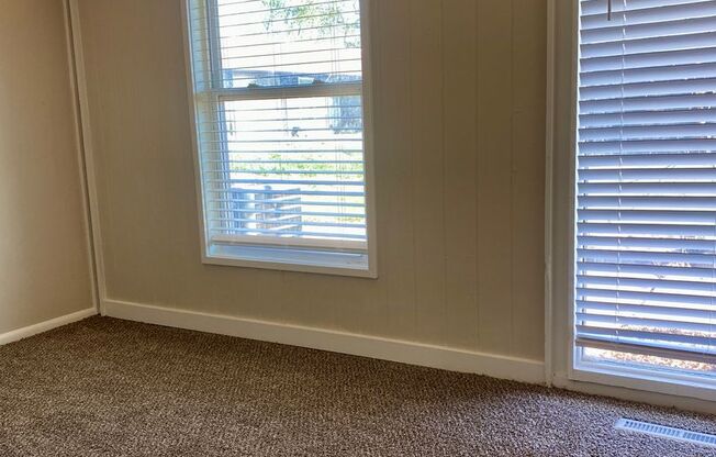 2 beds, 1 bath, 846 sqft, $1,015, Unit 45A-R