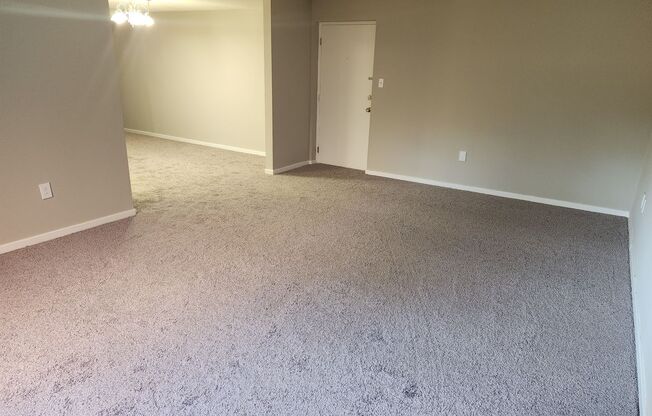 2 beds, 2 baths, 1,220 sqft, $1,505, Unit WG1-614