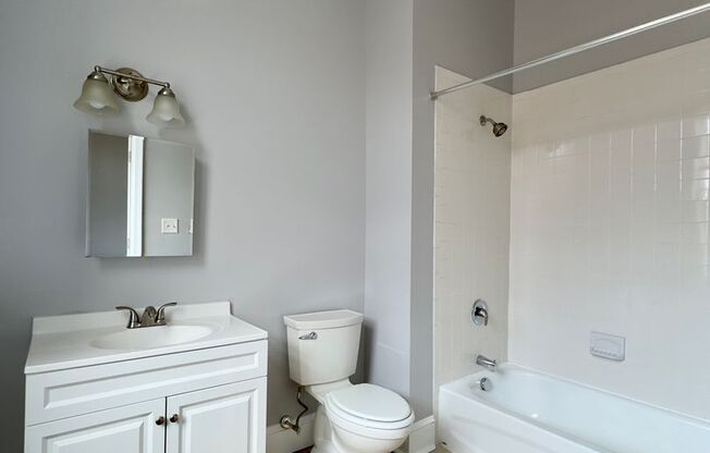 3 beds, 2 baths, 900 sqft, $1,500, Unit 1324-3F