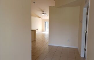 3 beds, 2 baths, $1,645, Unit 1104 NE 8th Pl