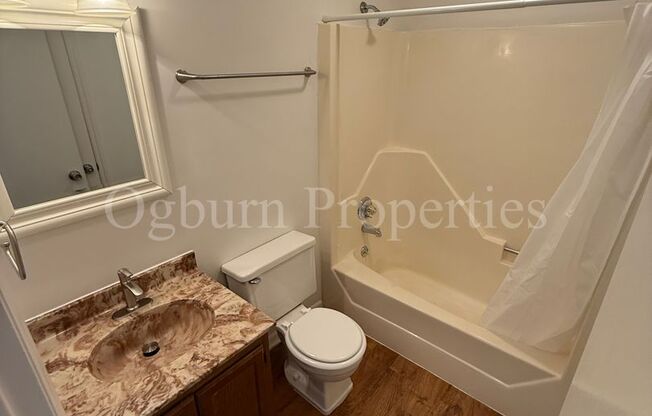 2 beds, 2 baths, $1,045, Unit C