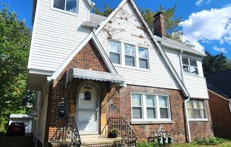2 BR South Euclid