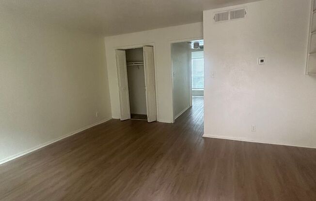 2 beds, 1 bath, 858 sqft, $1,655, Unit OPA-175