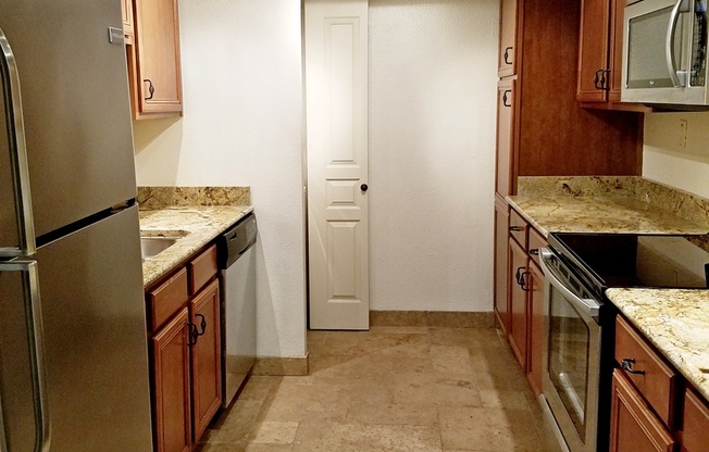 2 beds, 2 baths, $1,995, Unit # 120