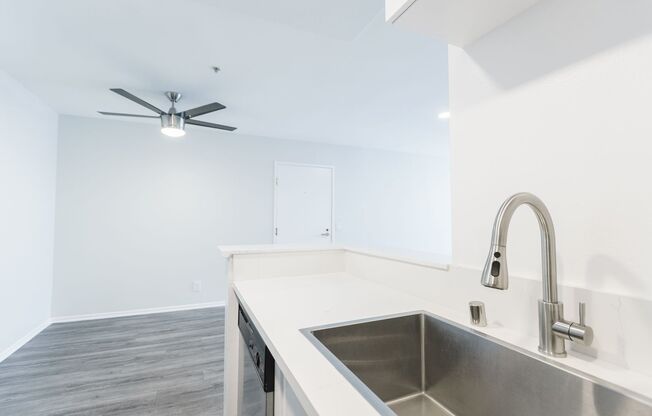 2 beds, 2 baths, 850 sqft, $2,598, Unit 102