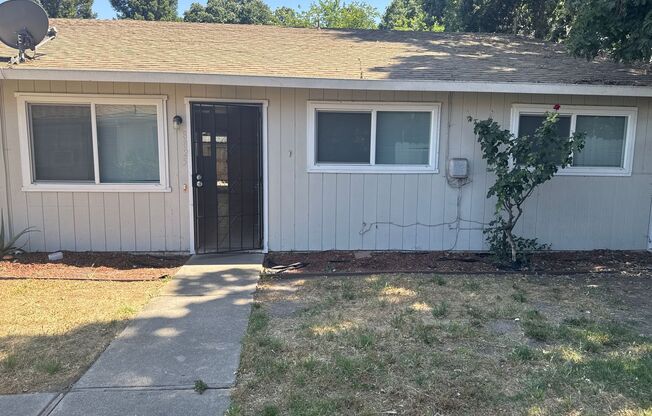 8821-8823 Kelley Dr