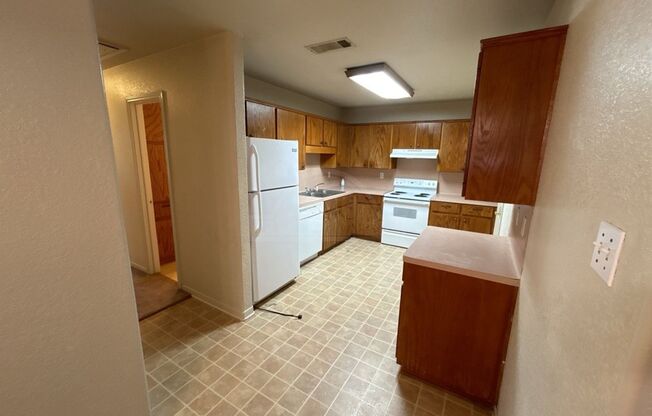 3 beds, 2 baths, $1,095, Unit 2204 Wright Way Unit A