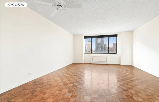 30 W 61 ST
