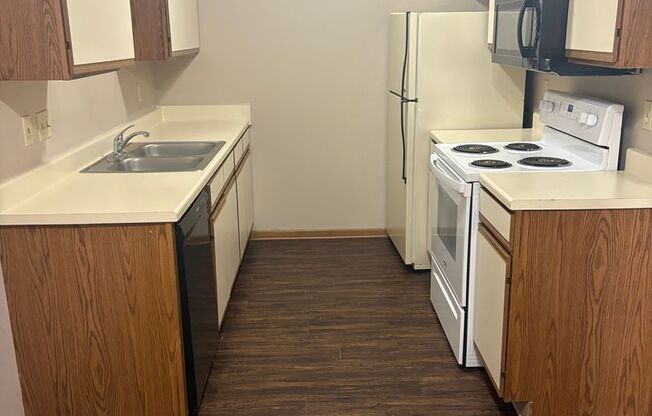 Southwinds Apts. (4712 Virginia St.)