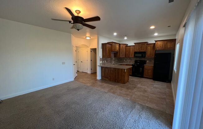 3 beds, 2.5 baths, $1,598