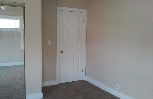 1329 W 37 DR