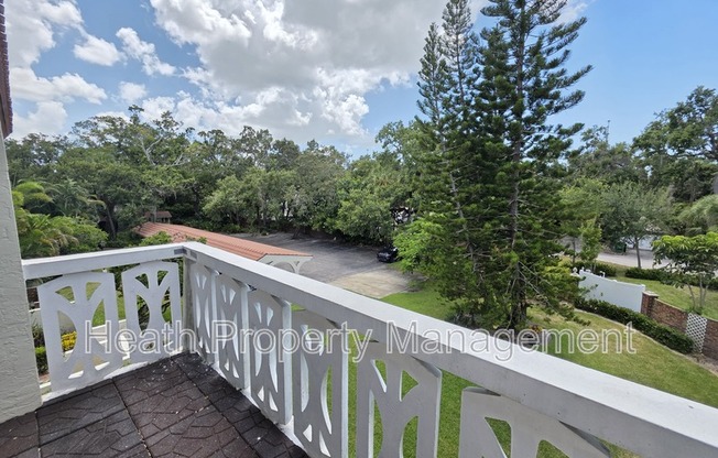 1012 PEARCE DR
