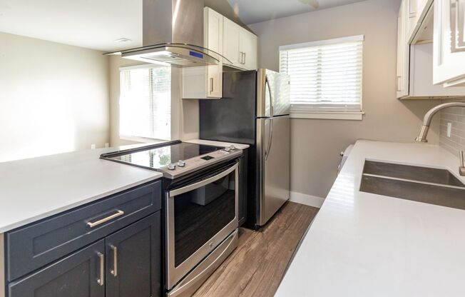 1 bed, 1 bath, 560 sqft, $1,195, Unit 10