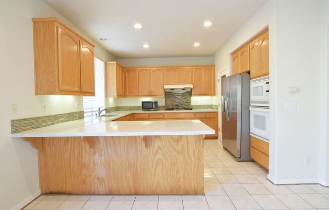 Beautiful and Spacious 4 Bedroom 2.5 Bath Home in North San Jose!