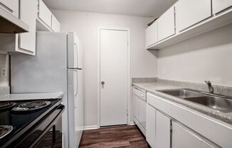 1 bed, 1 bath, 691 sqft, $945, Unit 423 P