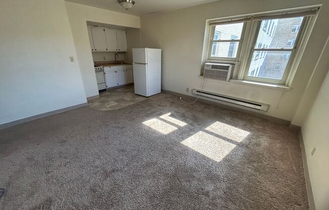 1 bed, 1 bath, $905, Unit 404