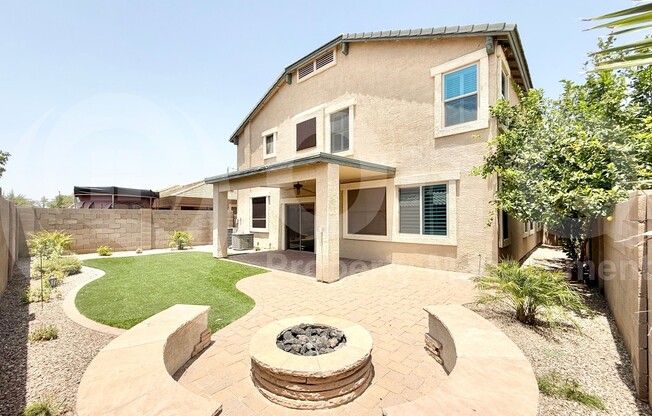 16111 W WINSLOW DR