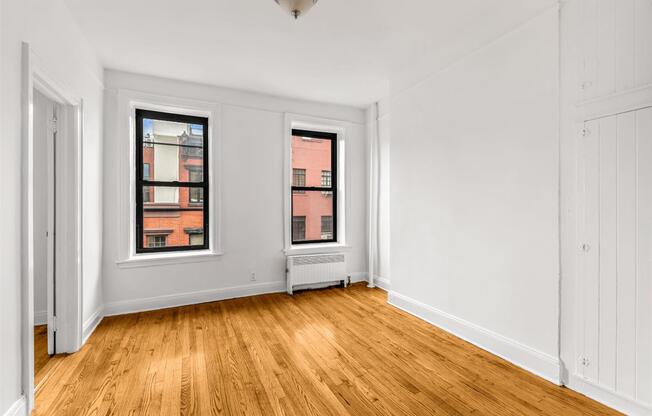 238 W 4 ST