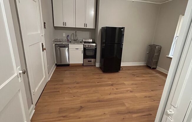 Lower East Side Milwaukee Studio and One bed Apartments- Flexible Lease Terms