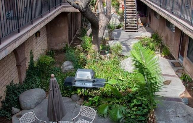 Rock Glen Villa...Gorgeous Newly Remodeled Apartments In Glendale Neighborhood!