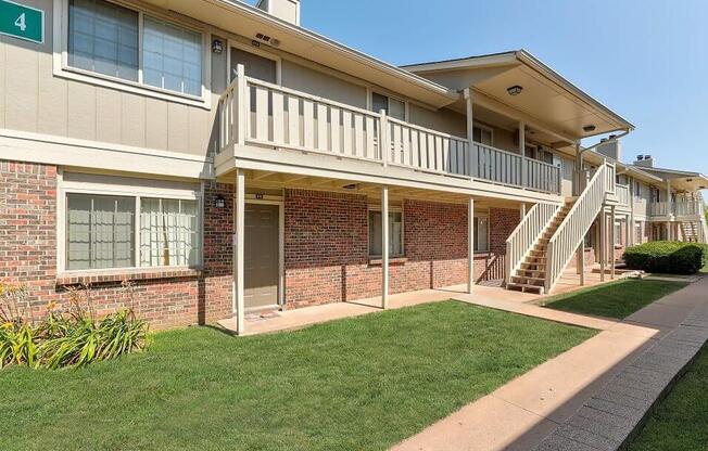 exterior of apartments in Derby, KS