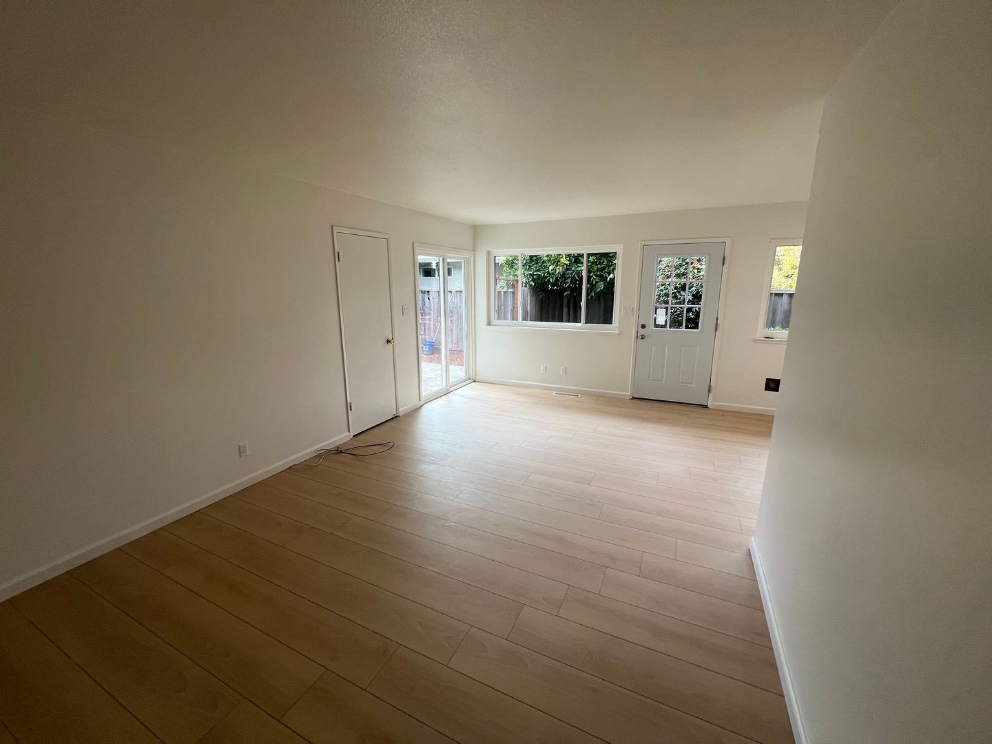 2110-2112 Town &amp; Country Lane