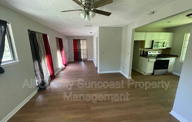 2 beds, 1 bath, 924 sqft, $1,695